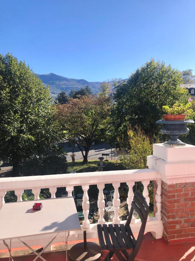T2 Avec Terrasse Vue Hautacam Dans Villa Historique "Victoria" Argeles-Gazost Bagian luar foto